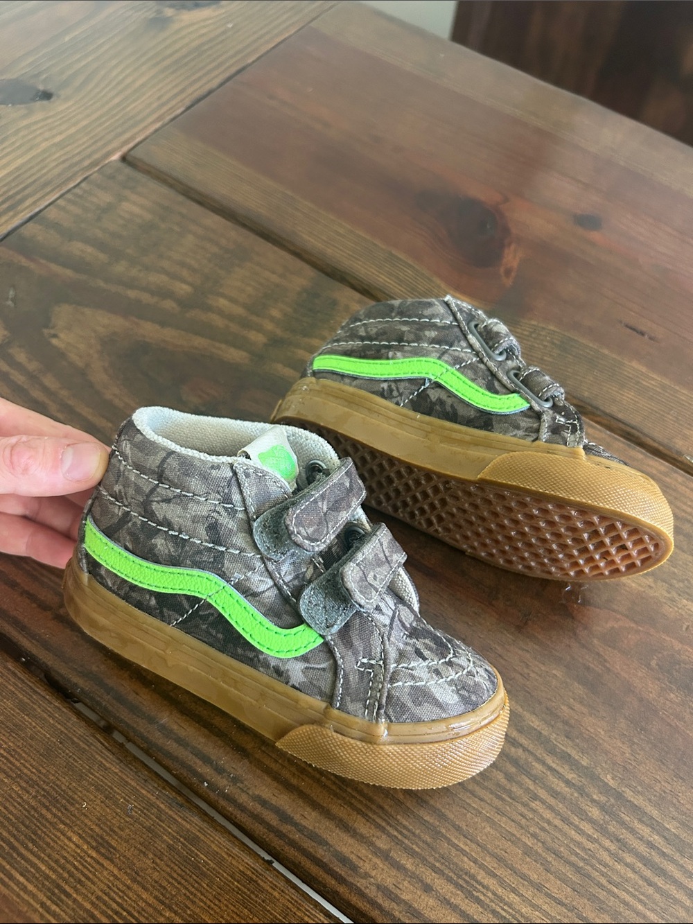 Vans Kids High-Top Sneakers Gray Camo with Neon Green Stripe (6.5)